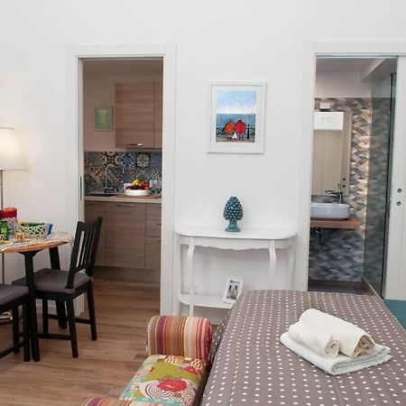 Blue Sea House Apartment Чефалу Екстериор снимка