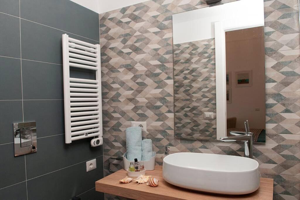 Blue Sea House Apartment Чефалу Екстериор снимка