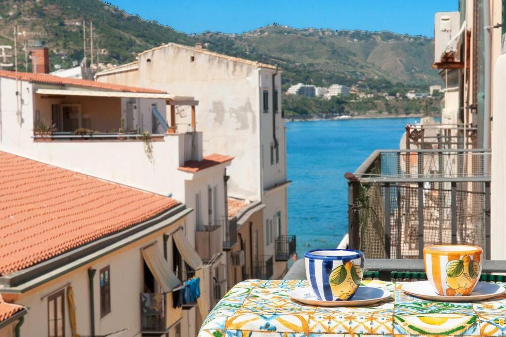 Blue Sea House Apartment Чефалу Екстериор снимка