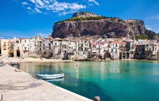 Blue Sea House Apartment Чефалу Екстериор снимка
